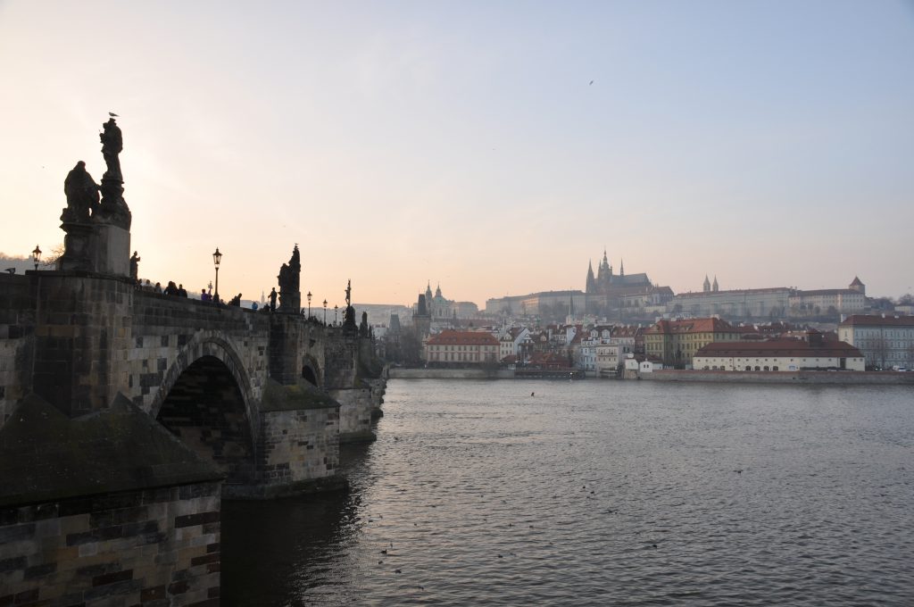 Prague ouonva Pont Charles